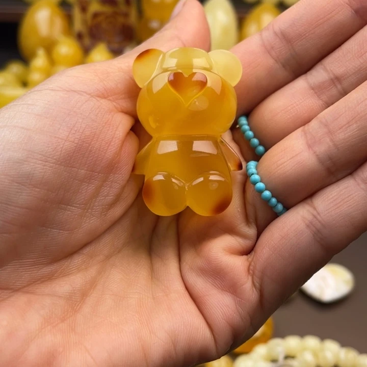 琥珀未镶嵌颈饰蜜蜡