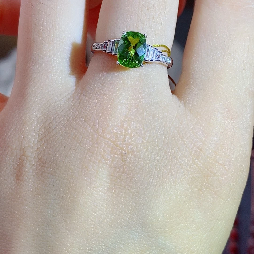 橄榄石银S925镶嵌戒指