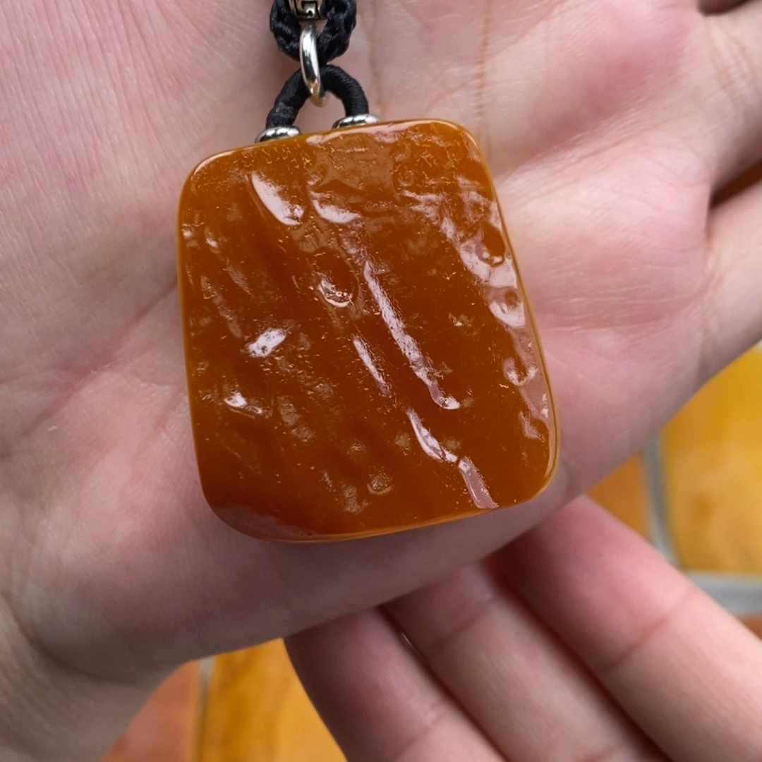 琥珀吊坠(赠链)未镶嵌