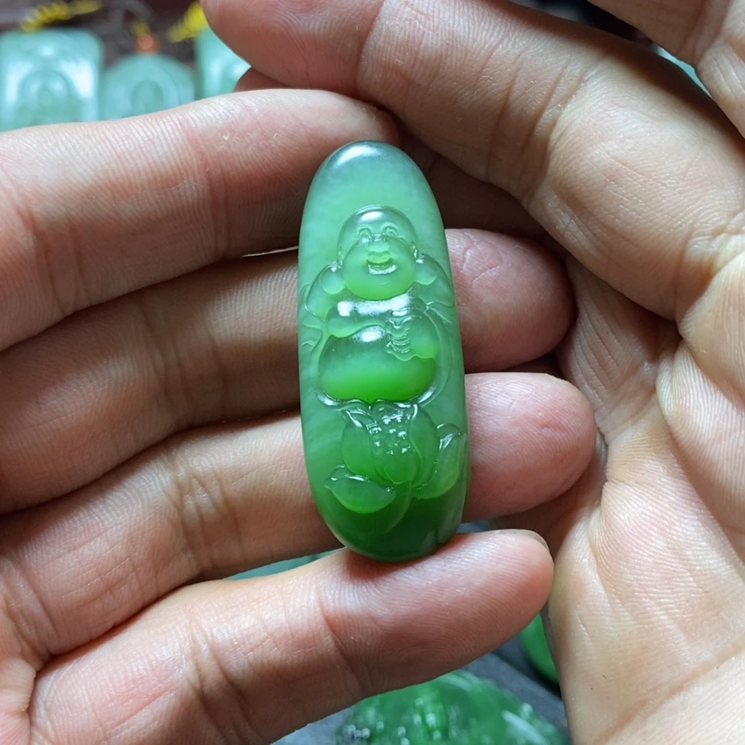 豆***人和田玉（碧玉）未镶嵌挂件