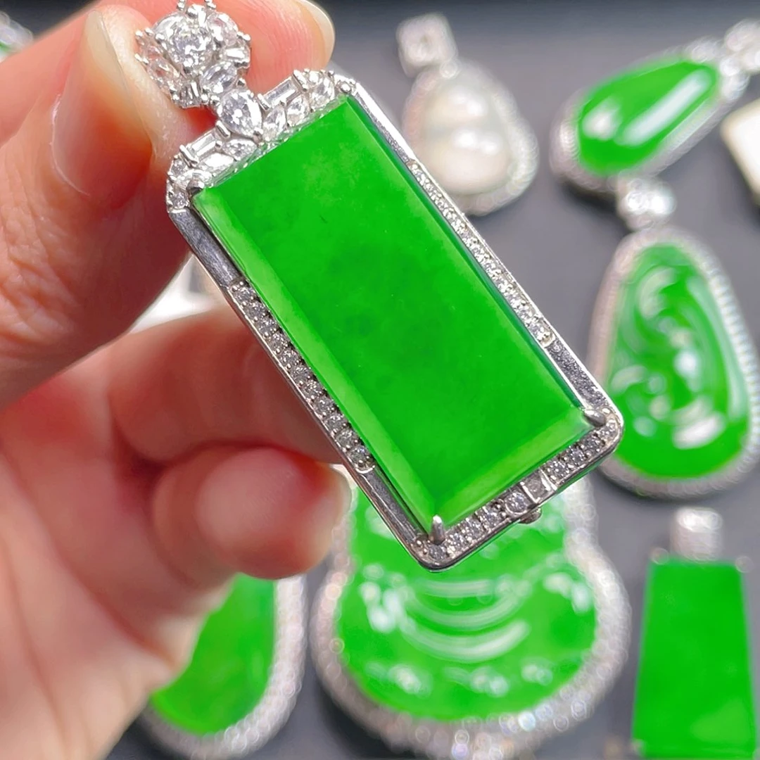 吊坠(不含链)未镶嵌翡翠