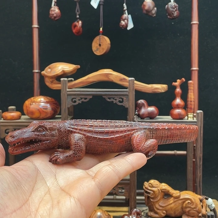 檀香紫檀（小叶紫檀）鳄鱼