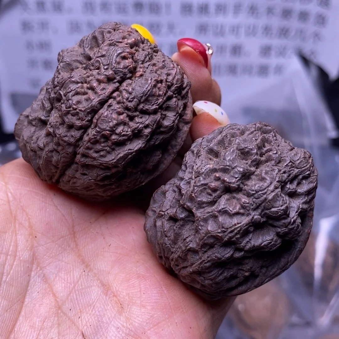 文玩核桃把件云南野生铁核桃153号44mm磕尖