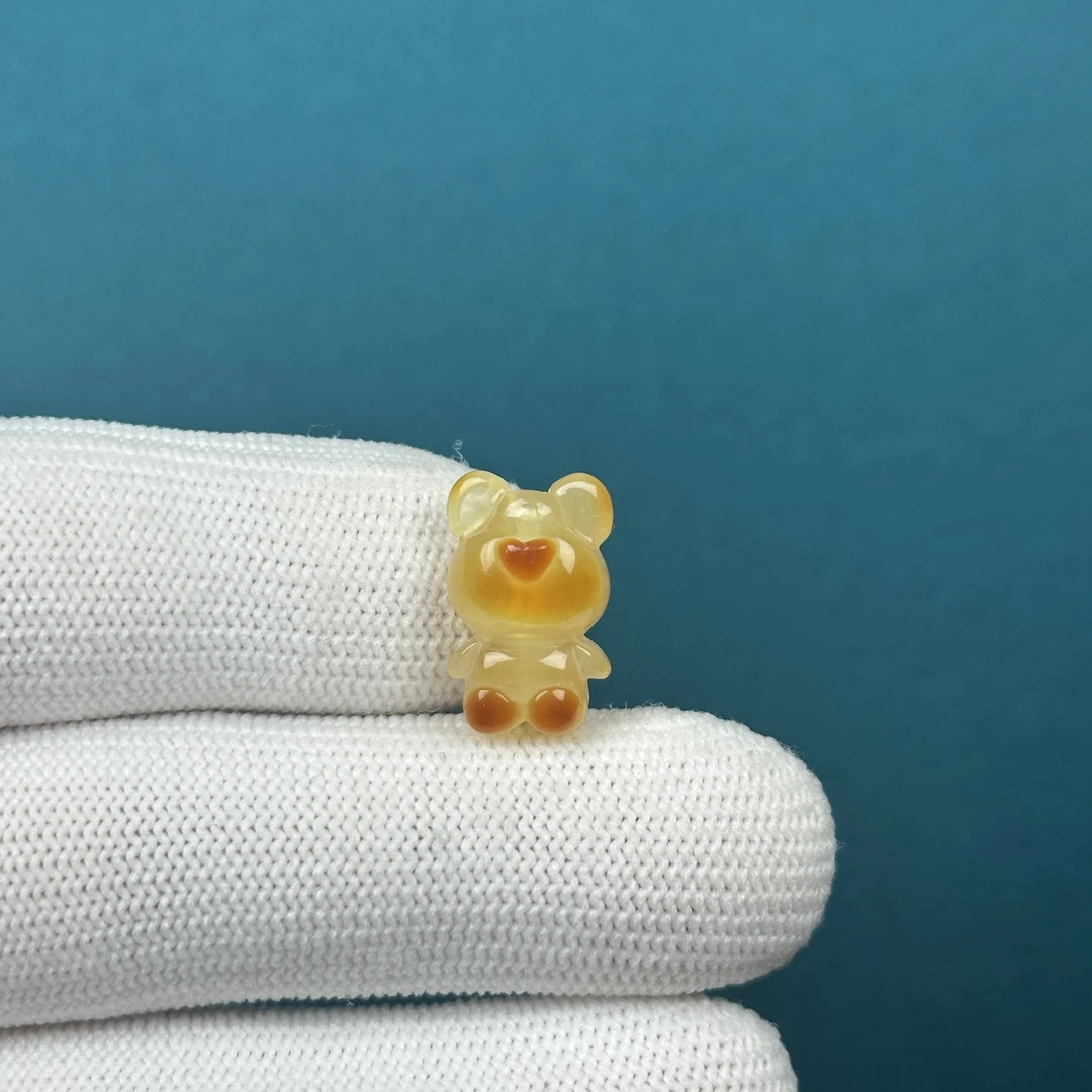 K1843天然原矿蜜蜡 雕刻小熊10*16*9mm 支持鉴定 假一罚十