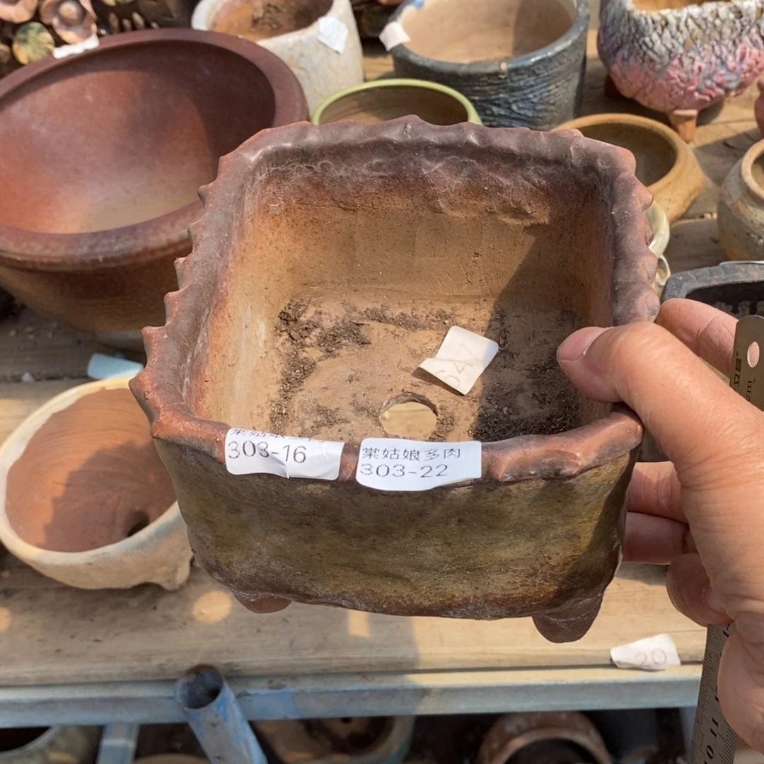 红陶三****聊22号多肉盆一个呀