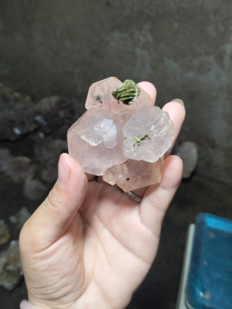 天然白水晶簇多色镀彩单尖水晶柱家居装饰工艺品