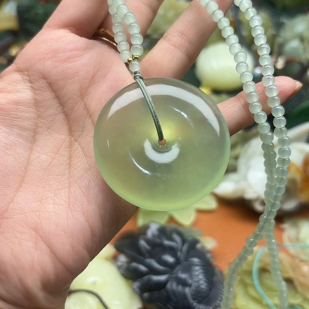 蛇纹石玉未镶嵌吊坠