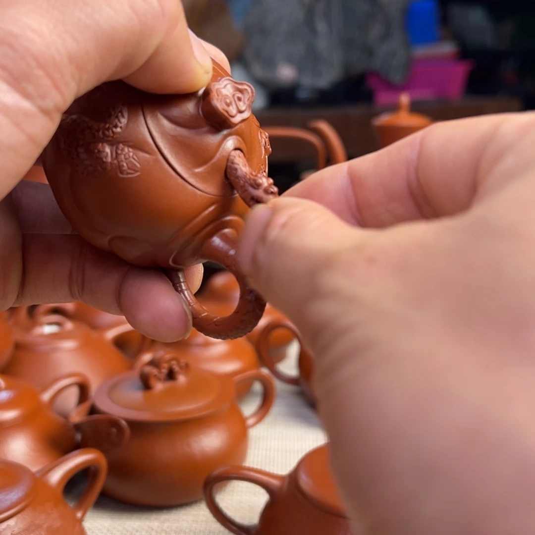 紫砂壶半手工制作鱼化龙