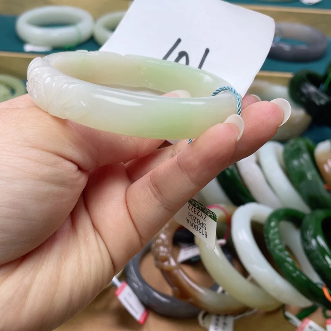 未镶嵌手镯和田玉圈口57