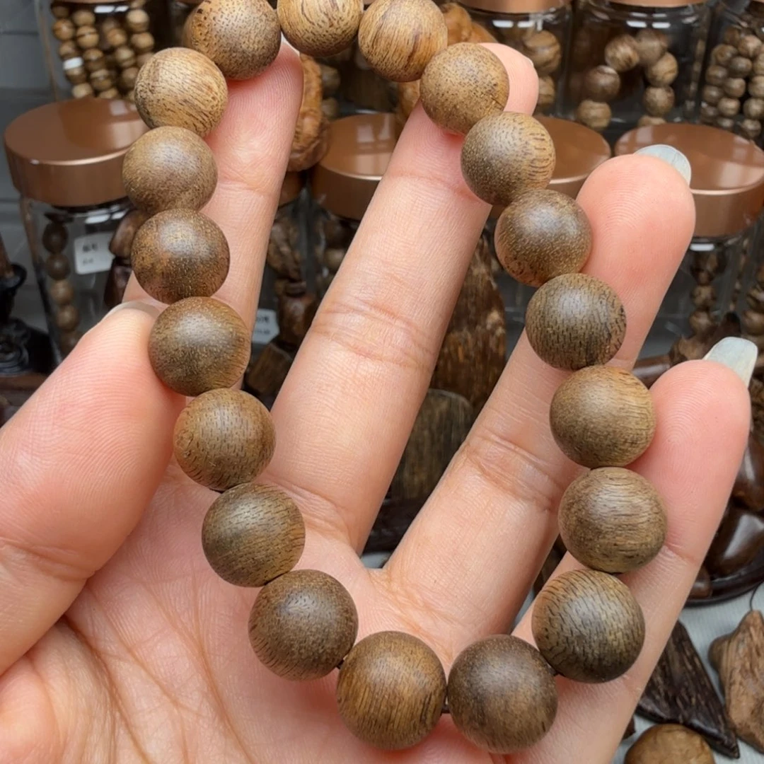 沉香碎屑沉香菩萨棋 九分沉 1.1*11.8 克