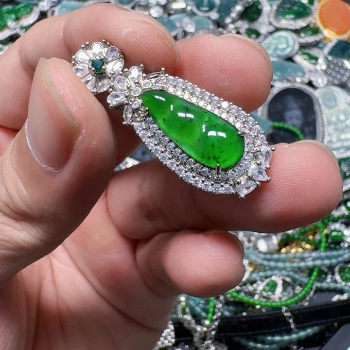 翡翠未镶嵌颈饰天然A货翡翠放漏