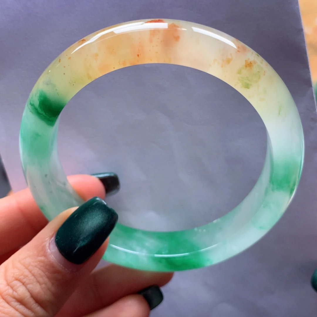 小***鹅石英质玉未镶嵌手镯