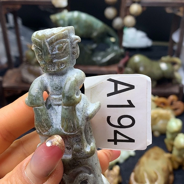 和田玉未镶嵌车挂