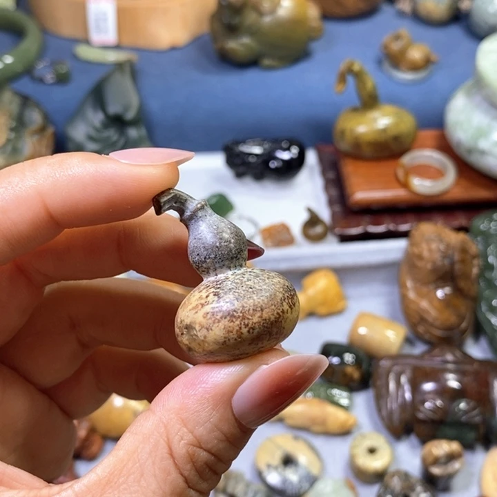 岫岩河磨玉（透闪石质玉）未镶嵌挂件