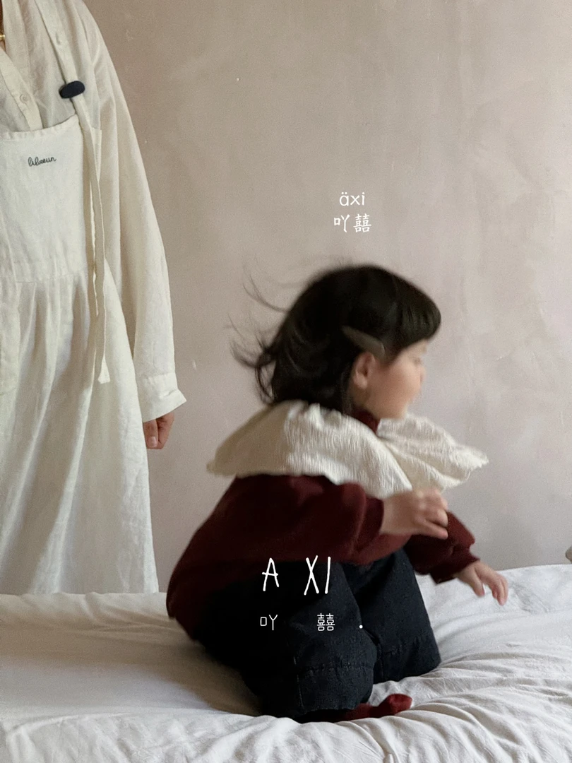 儿童复古日韩系新年款红色卫衣