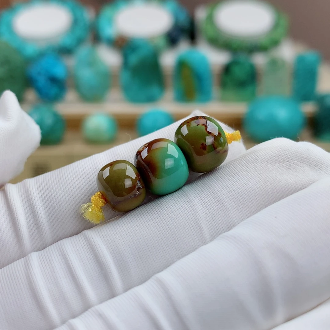 未镶嵌绿松石颈饰