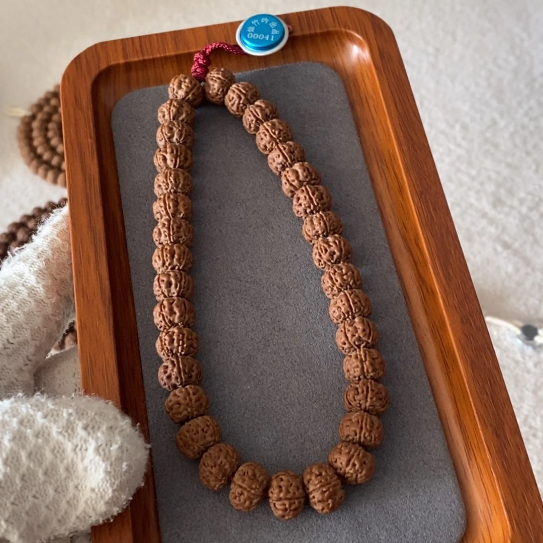 金刚菩提吊坠A**s老树王手持11