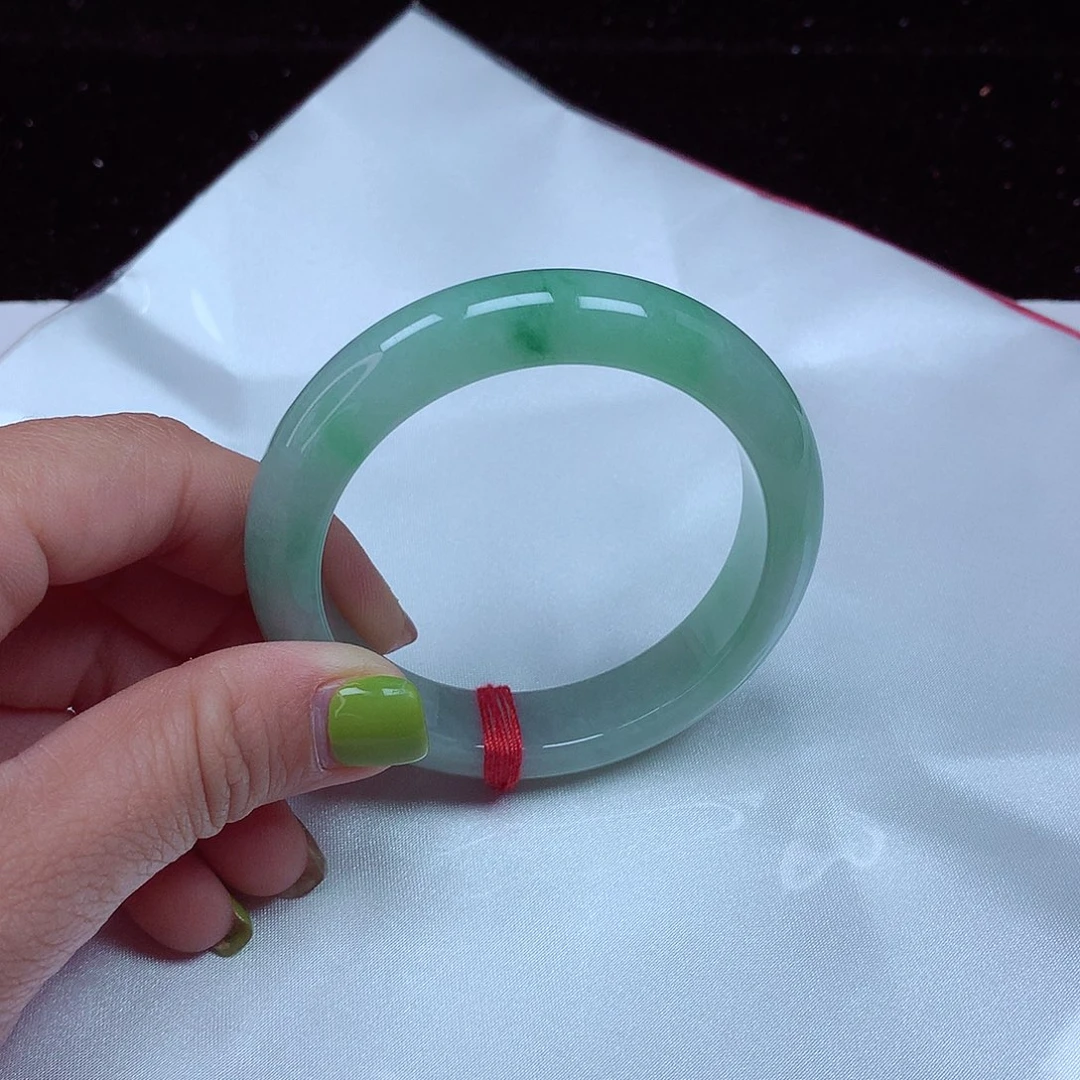 翡翠未镶嵌手镯圈口53