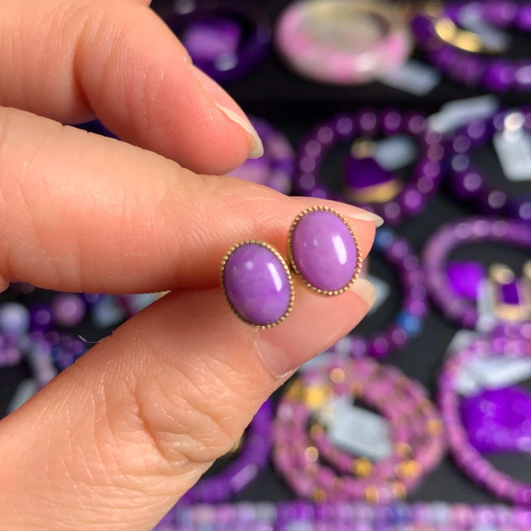 苏纪石（舒俱来）樱花粉耳钉18K金镶嵌