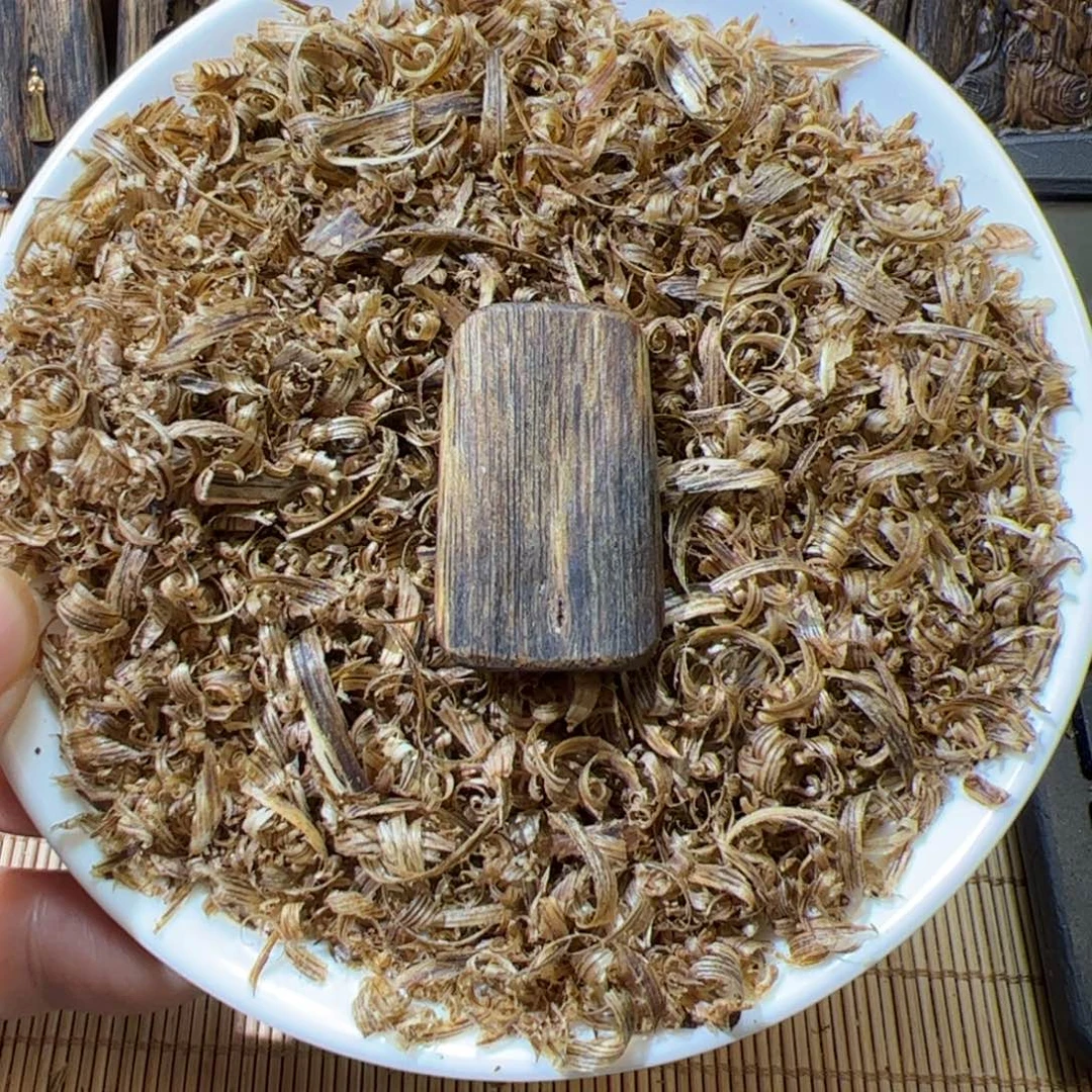 沉香碎屑沉香白棋素牌4克