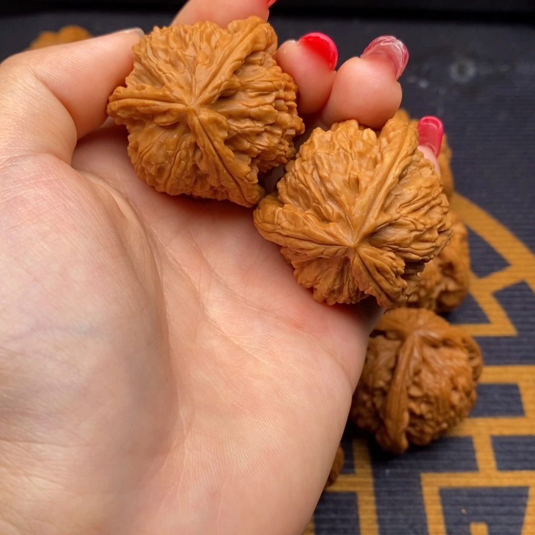 八***&文玩核桃吊坠白狮子