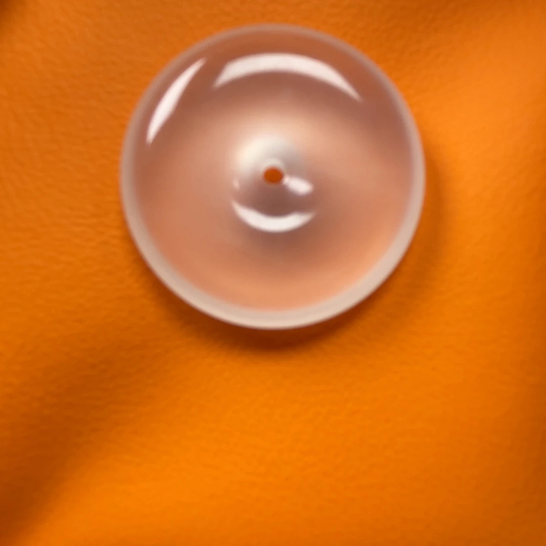 一****石英质玉未镶嵌颈饰平安扣