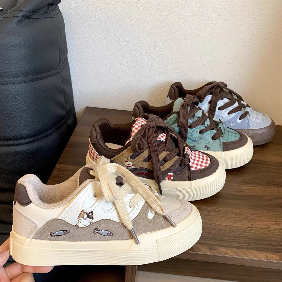 厚底小白鞋女款2025新款春秋板鞋子女鞋百搭学生小众面包鞋6158