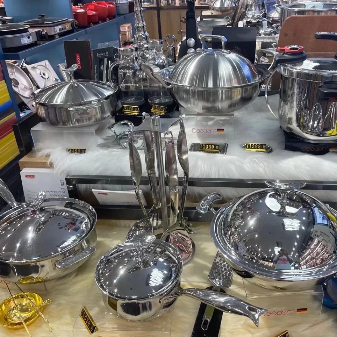 下单备注商品+编号，默认微瑕，看好再拍on退on换