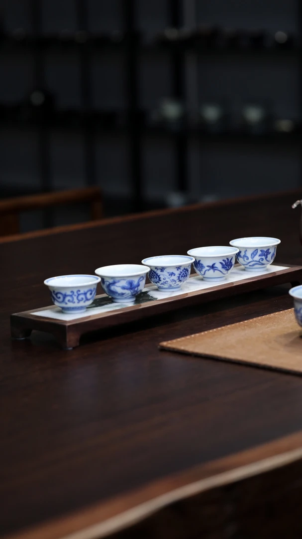 【弥生茶器】望月怀古青花迷你夔龙宝相缠枝鱼藻小压手杯景德镇茶器