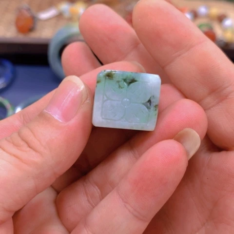 【闪购商品】翡翠手链未镶嵌。*翡翠