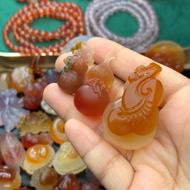 通***果玛瑙/玉髓颈饰未镶嵌