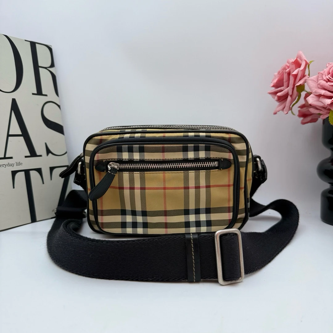 95新 BURBERRY/博柏利 博柏利/Burberry xy 7163 老花格纹相机包