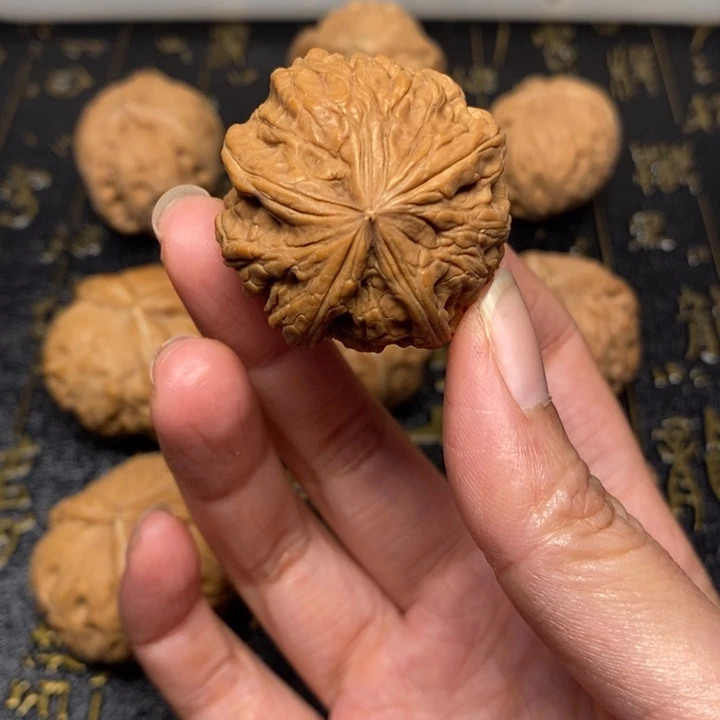 熬***狗吊坠文玩核桃文玩核桃异形单只