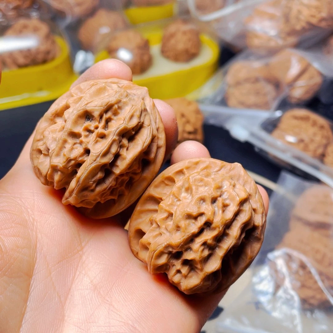 吊坠文玩核桃磐石一对