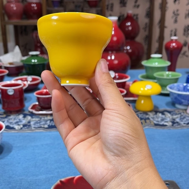 景德镇浅行朗红陶瓷葫芦杯