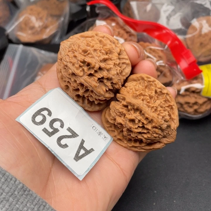 文玩核桃吊坠核桃