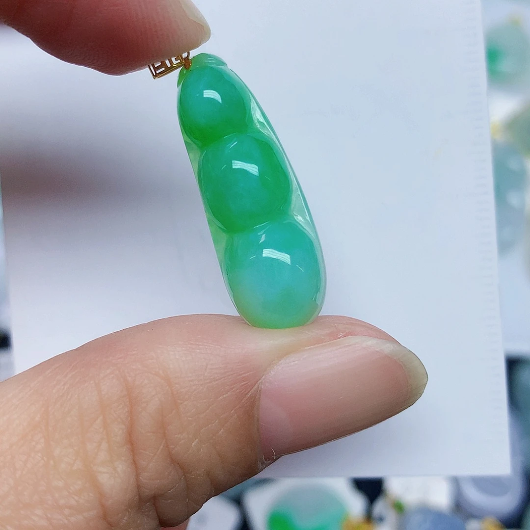 翡翠18K金镶嵌颈饰3567789