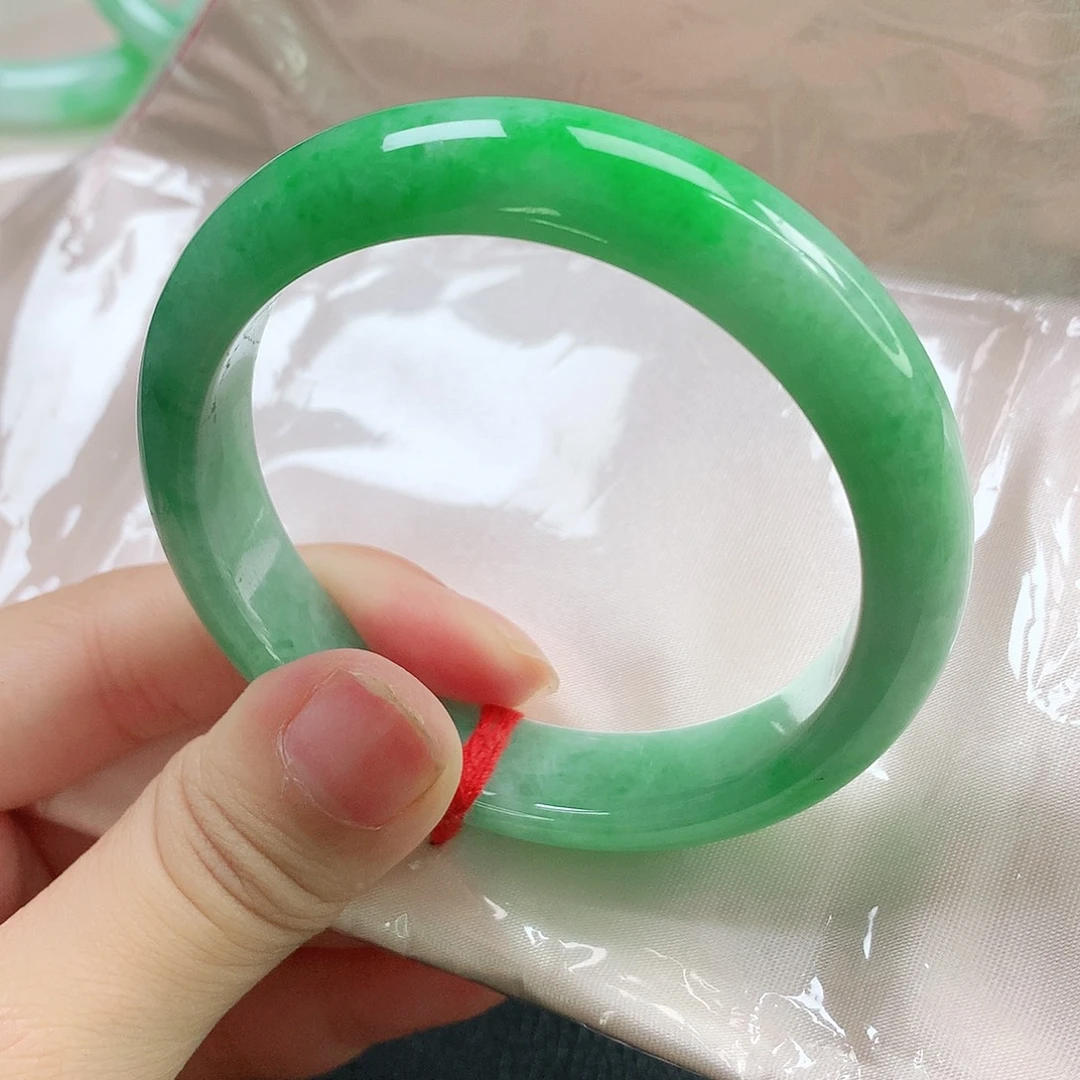 翡翠未镶嵌手镯1529