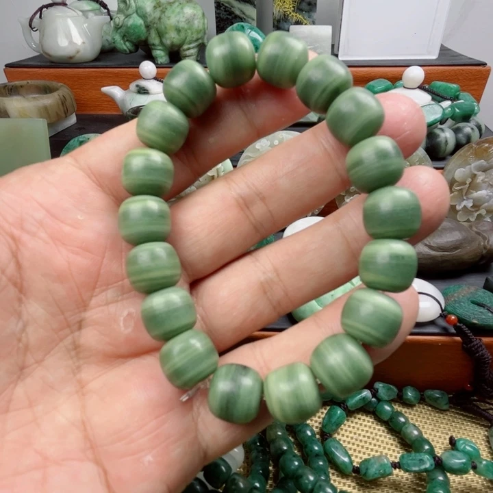 独山玉未镶嵌珠宝半成品