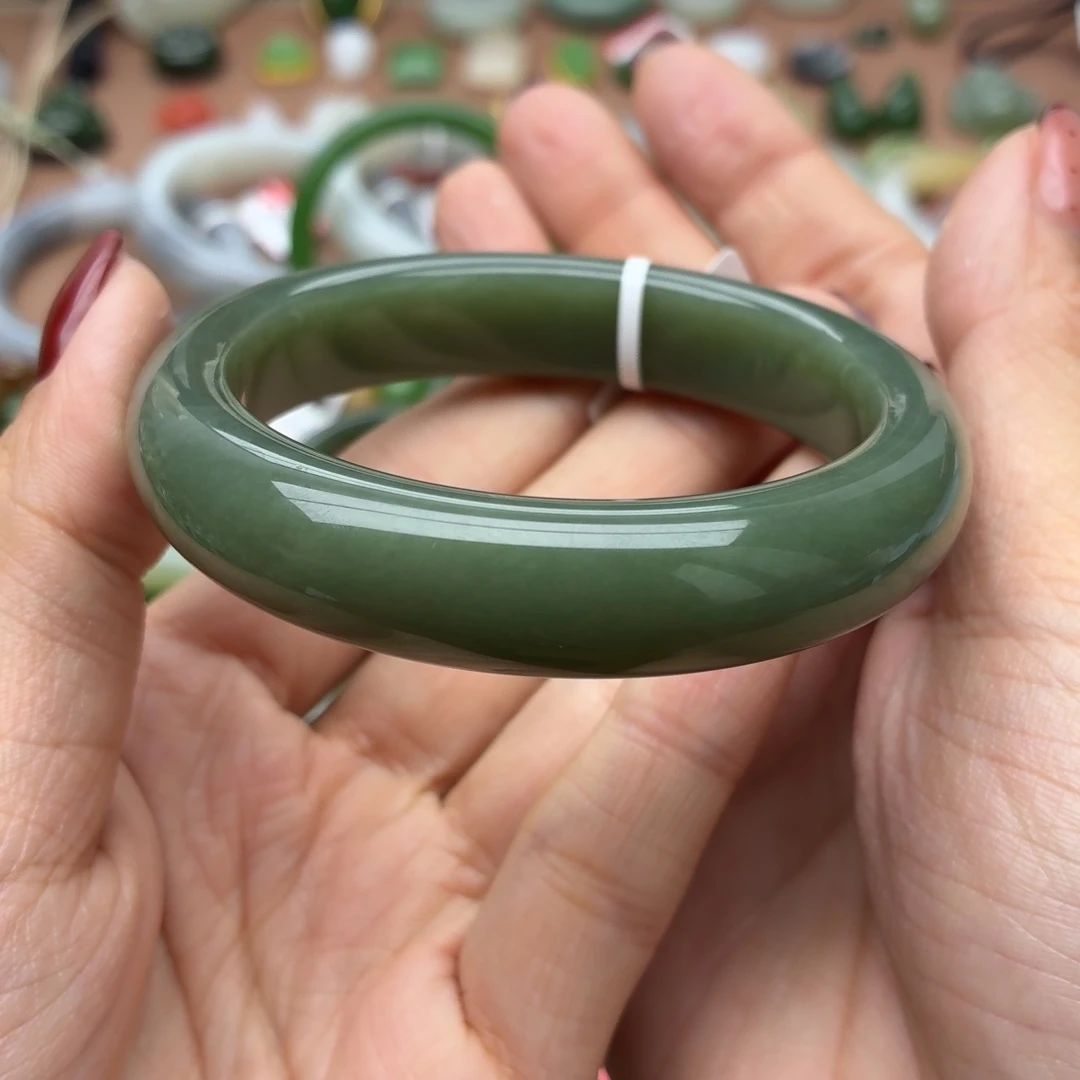 和田玉未镶嵌手镯54圈