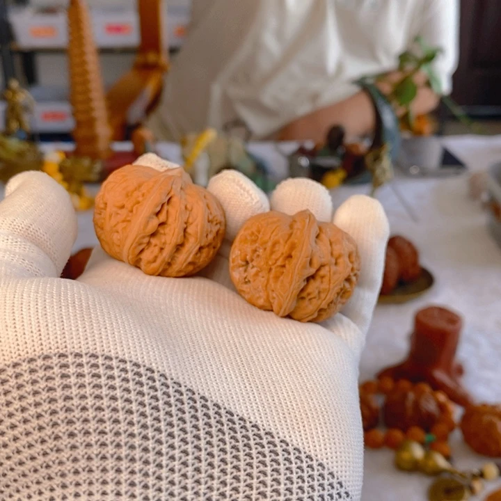 文玩核桃把件元宝