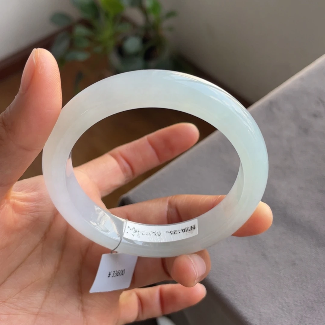 睿***宝翡翠未镶嵌手镯冰粉紫