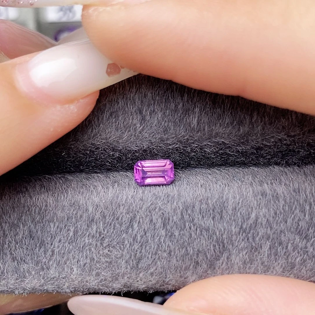 裸石蓝宝石无烧薰衣草祖切紫粉色明亮0.77ct/0096