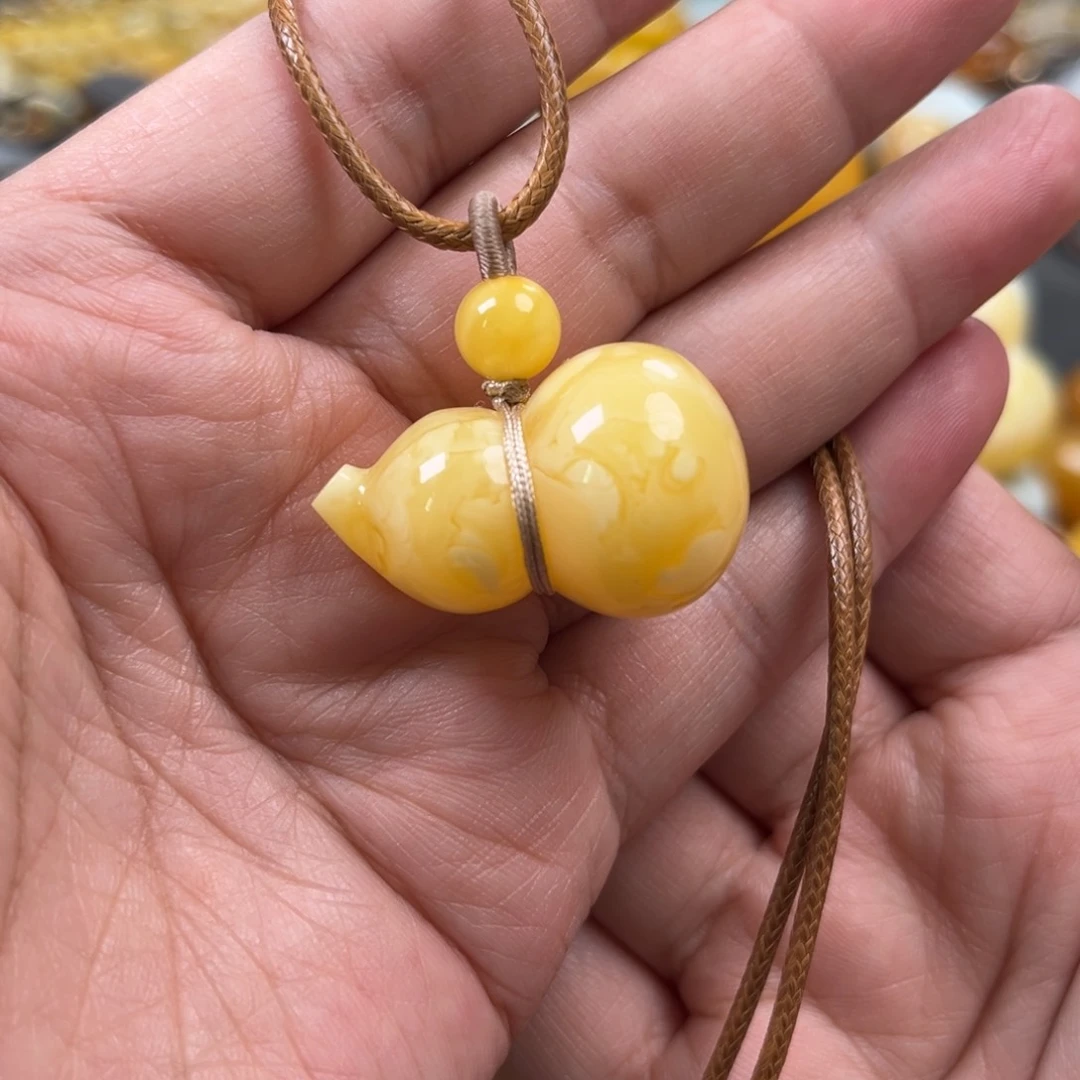 蜜蜡未镶嵌珠宝奇石