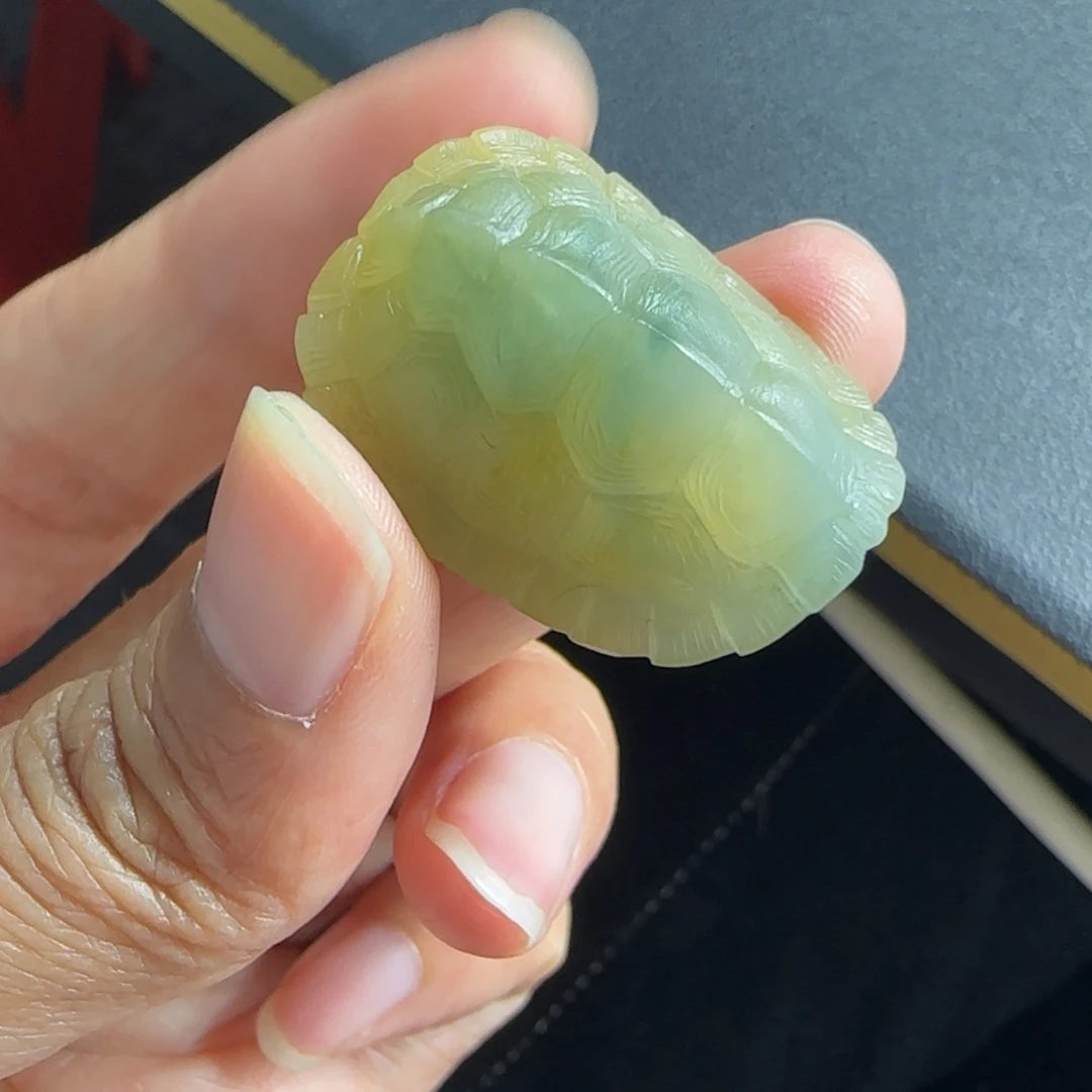 凡***号定制翡翠未镶嵌龟甲