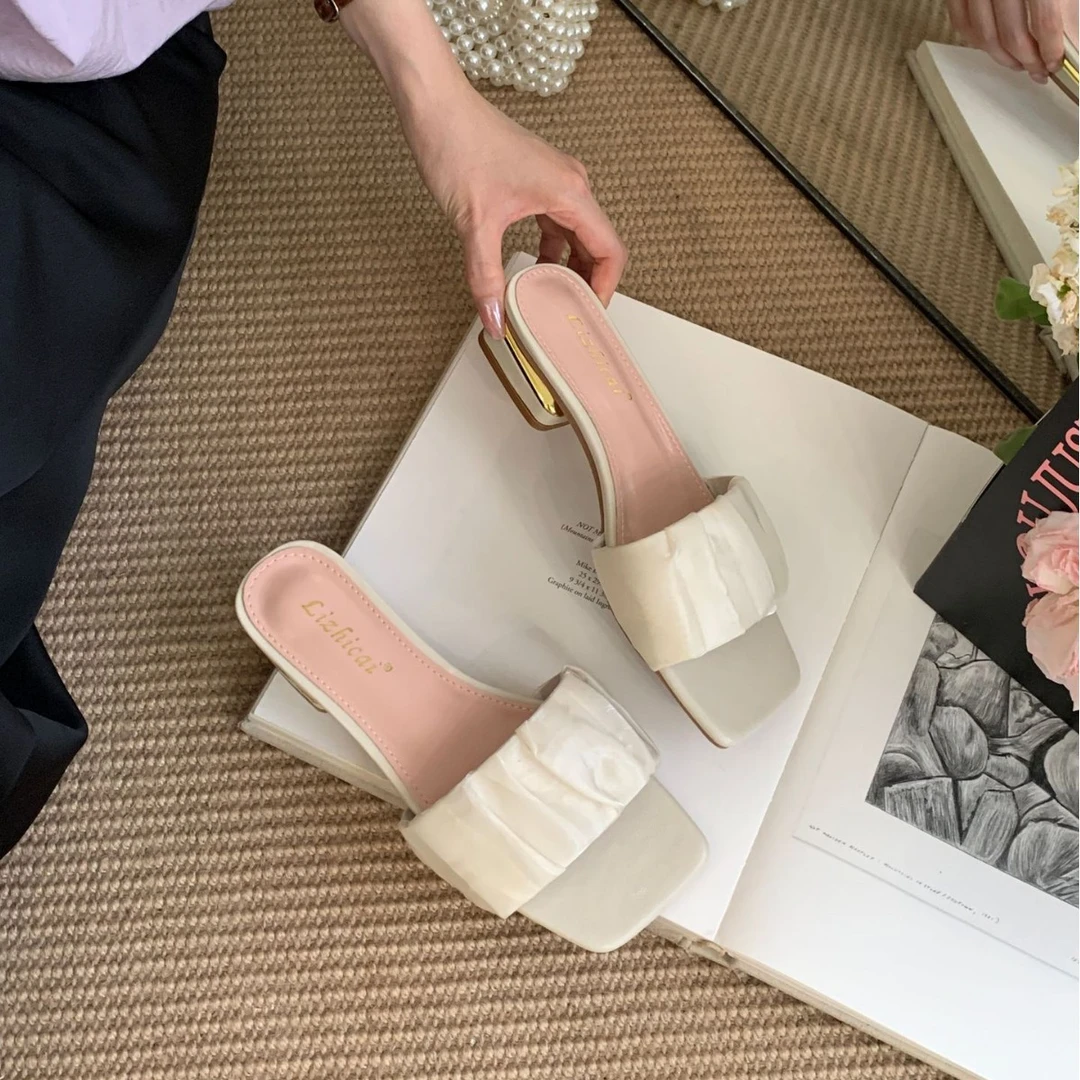 广州女鞋~粗跟法式方头露趾凉拖鞋女鞋子外穿2025年夏季新款