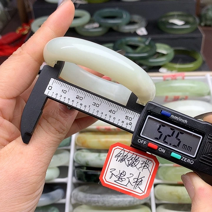 蛇纹石玉手镯未镶嵌749