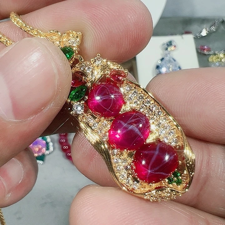 红宝石颈饰未镶嵌