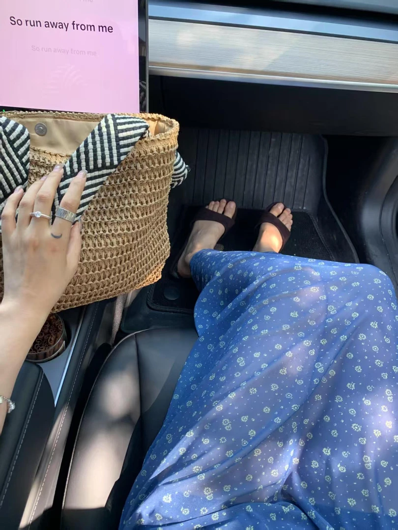 2025夏季新款韩系小个子穿搭百搭休闲显瘦小众白色上衣碎花半身裙