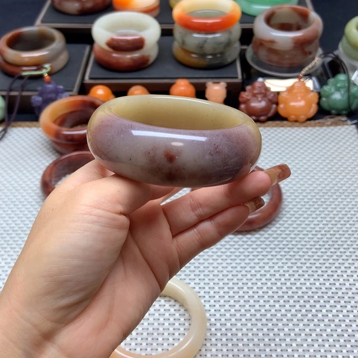 石英质玉未镶嵌手镯